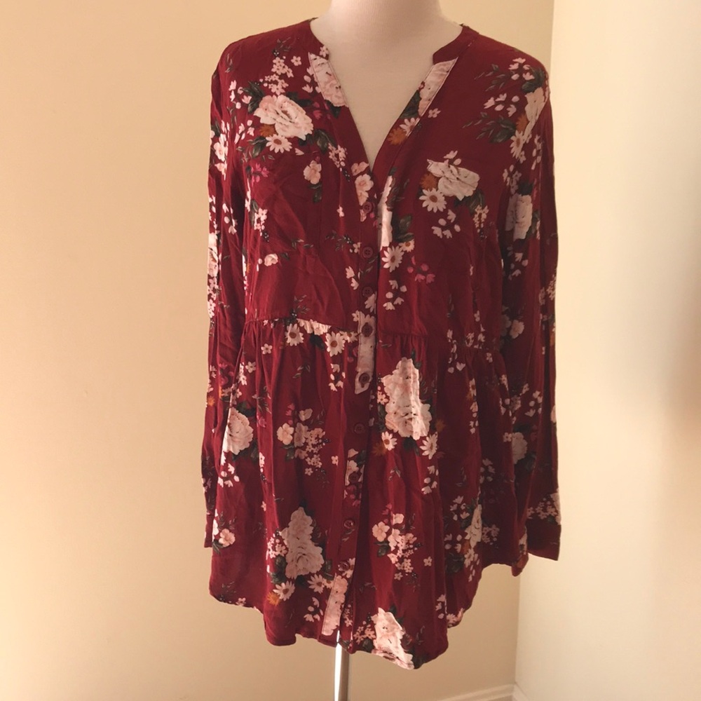 Torrid SZ 00 printed full front button down top.